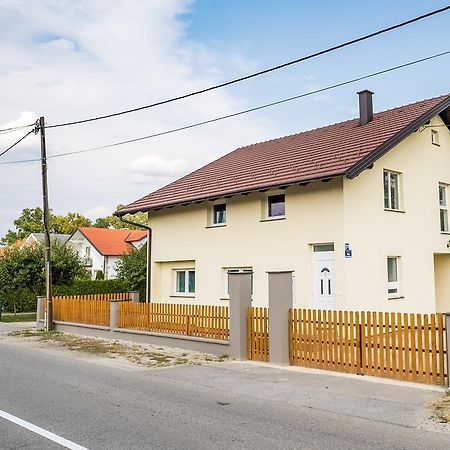 Tina Rooms Velika Gorica Buitenkant foto