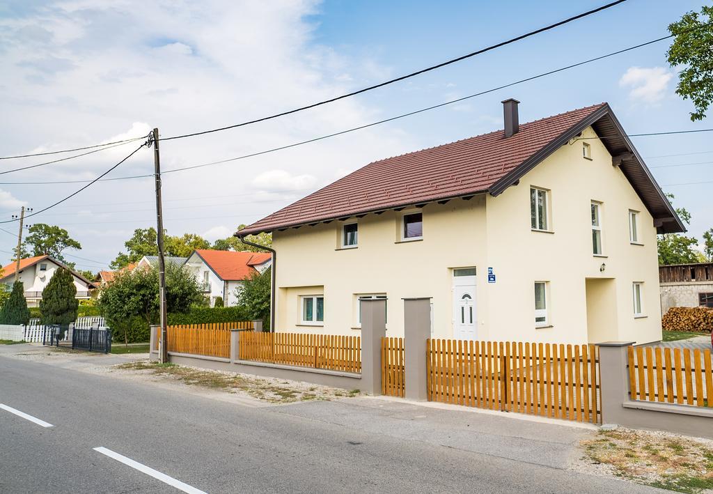 Tina Rooms Velika Gorica Buitenkant foto